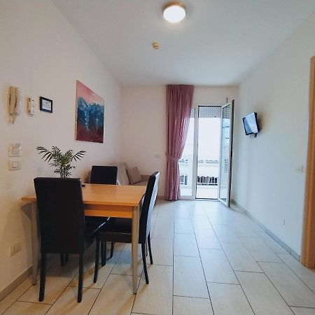 Fogliano Marina Residence Hotel Rubino מראה חיצוני תמונה