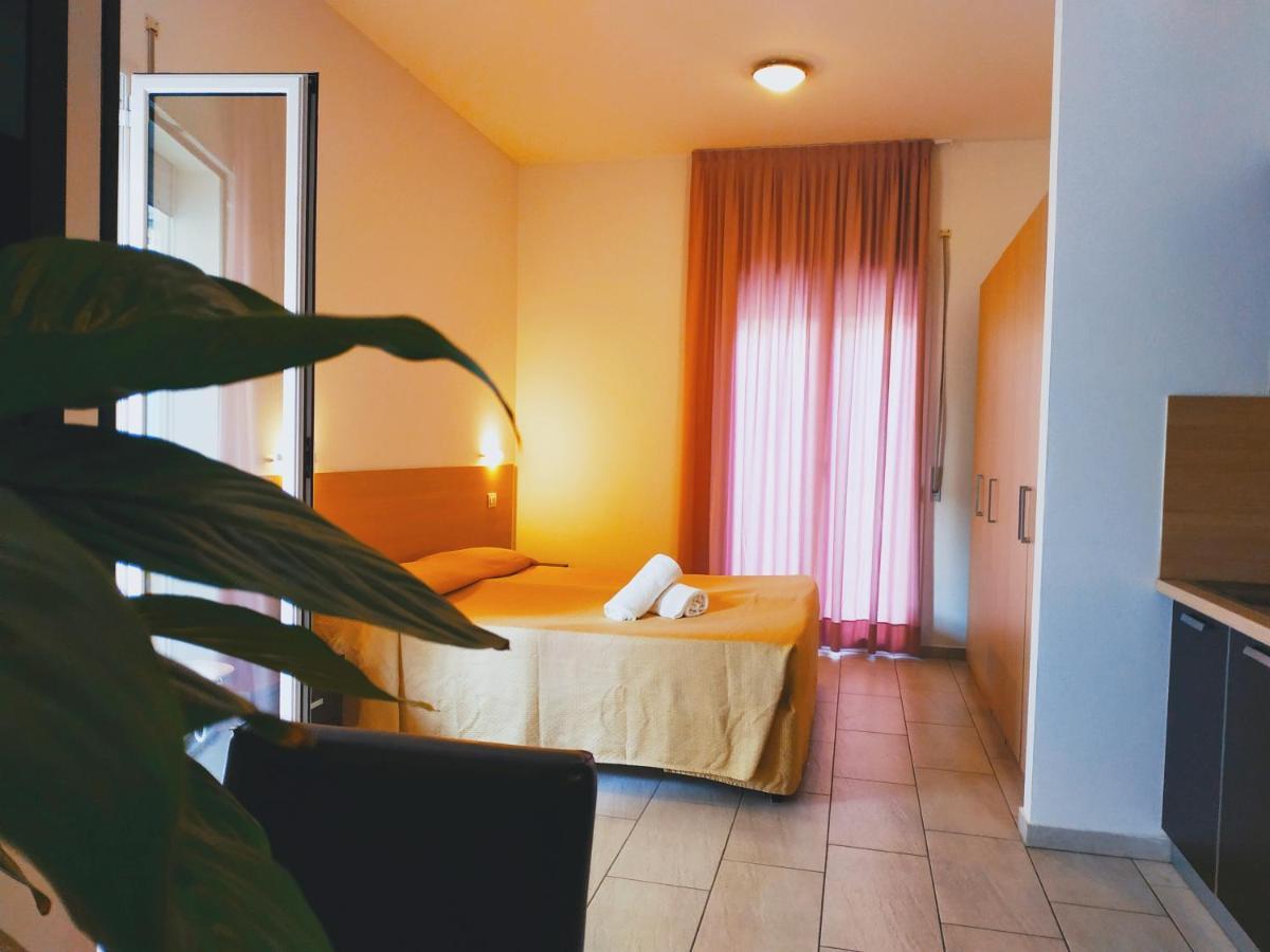 Fogliano Marina Residence Hotel Rubino מראה חיצוני תמונה