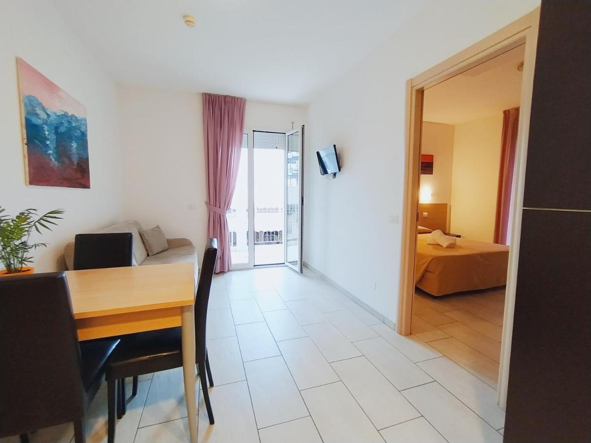 Fogliano Marina Residence Hotel Rubino מראה חיצוני תמונה