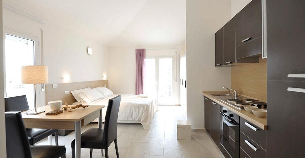 Fogliano Marina Residence Hotel Rubino מראה חיצוני תמונה