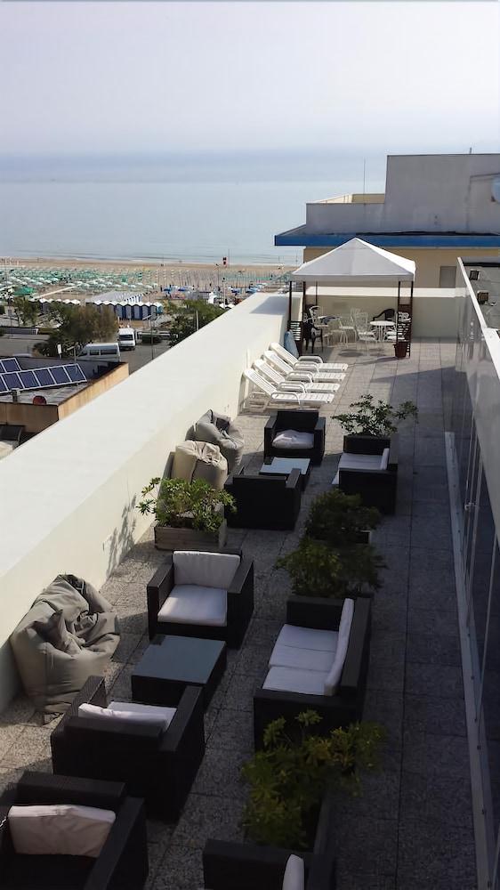 Fogliano Marina Residence Hotel Rubino מראה חיצוני תמונה
