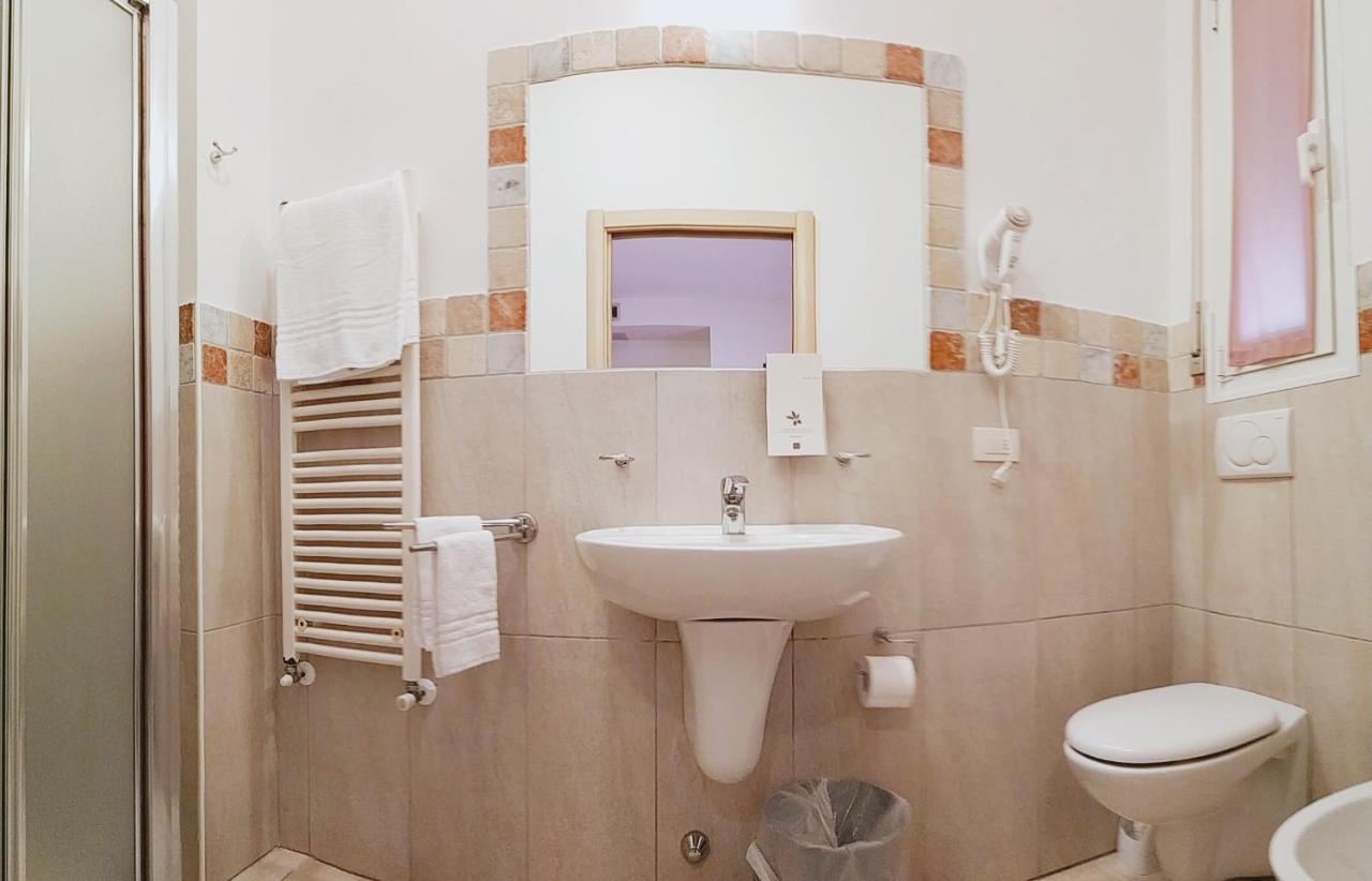 Fogliano Marina Residence Hotel Rubino מראה חיצוני תמונה