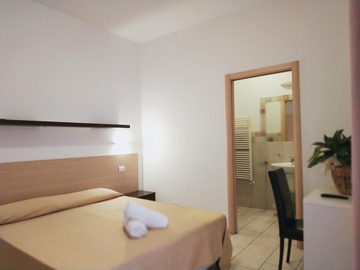 Fogliano Marina Residence Hotel Rubino מראה חיצוני תמונה