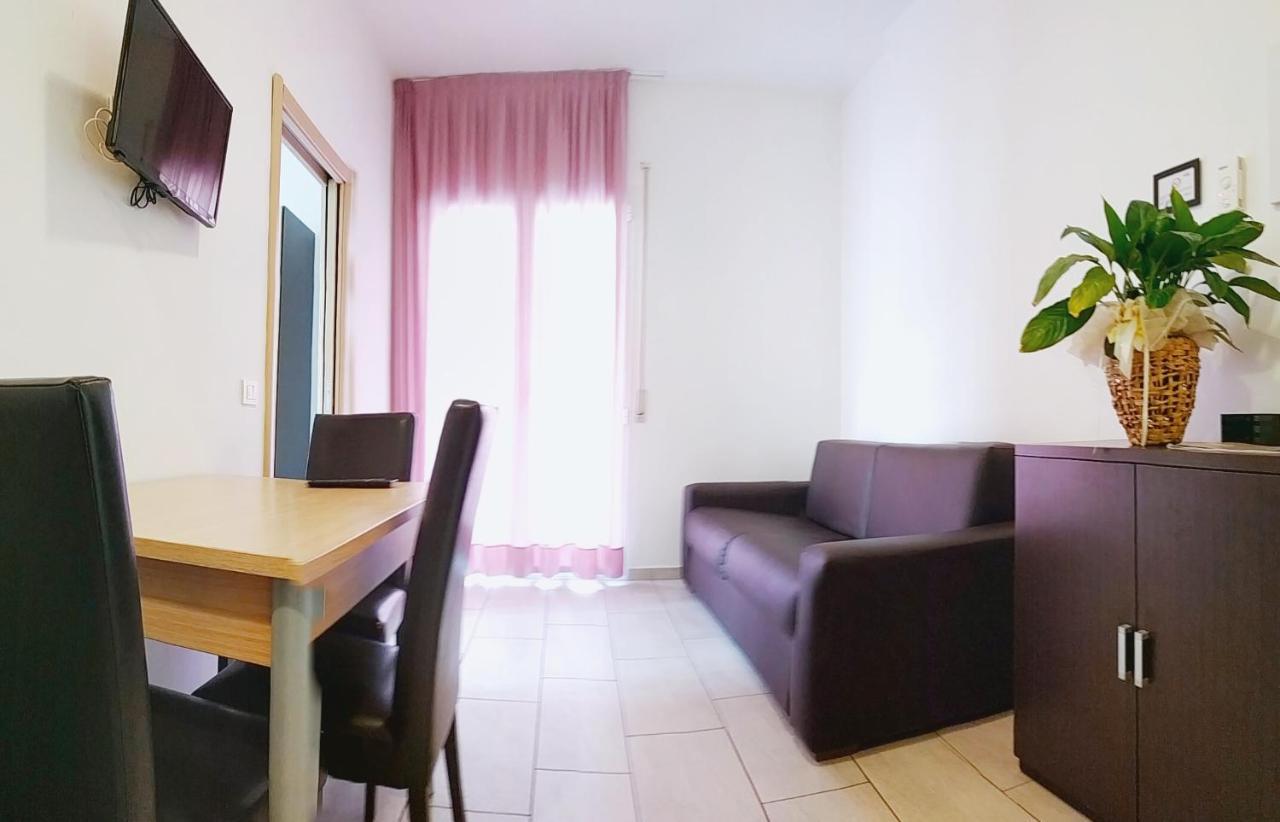 Fogliano Marina Residence Hotel Rubino מראה חיצוני תמונה