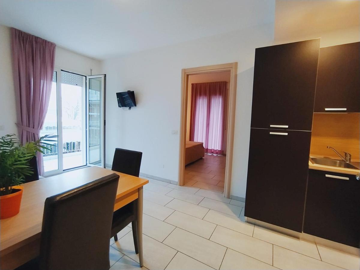 Fogliano Marina Residence Hotel Rubino מראה חיצוני תמונה